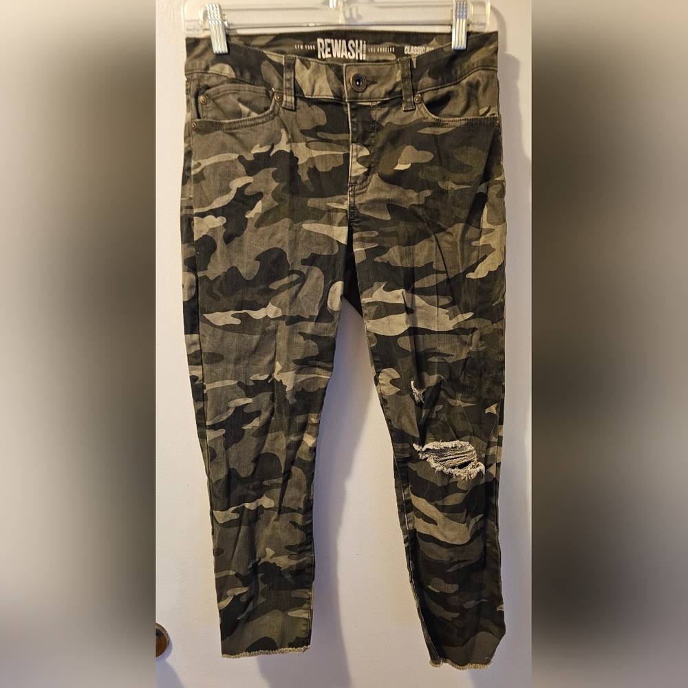 REWASH Camouflage Crop Jeans Distressed Raw Hem Classic Rise Women's Size 7/28